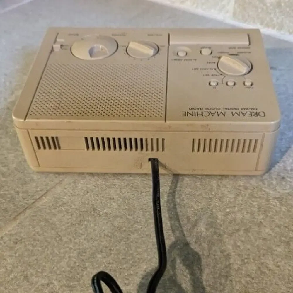 Sony Vintage AM/FM Alarm Clock Radio ICF-C2W Tan TESTED WORKS